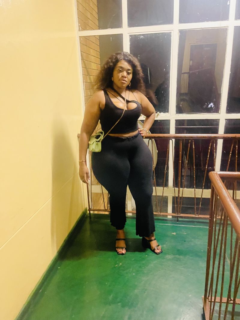 Curvytee