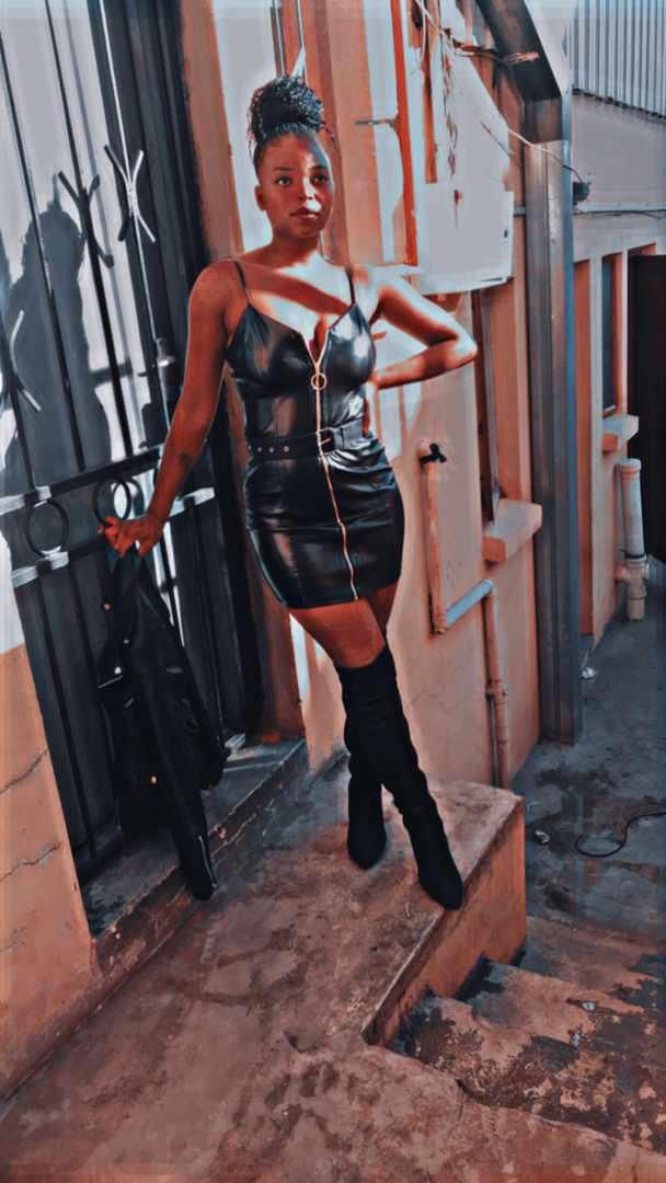 Tania023