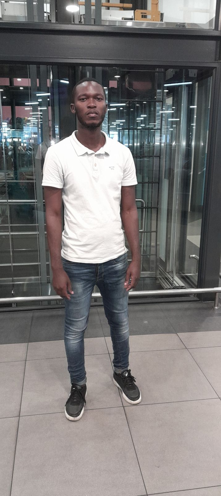 Sanele02